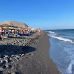 Santana Daire Perivolos (Santorini)