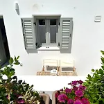 Daire Santana Perivolos (Santorini)