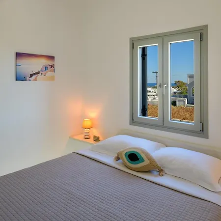 Santana Daire Perivolos (Santorini)