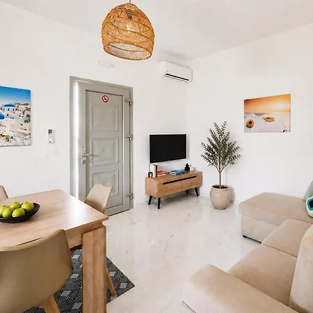 Santana Apartment *
